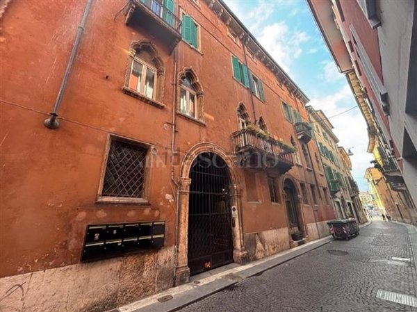 appartamento in affitto a Verona in zona Centro Storico