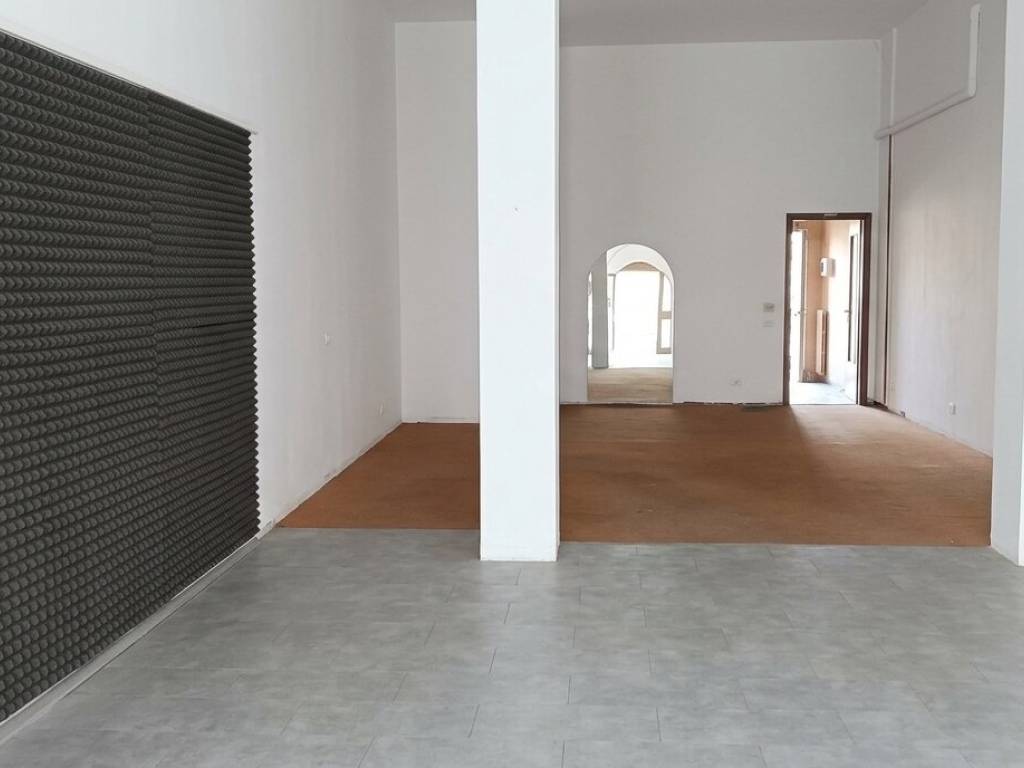 negozio in affitto a Verona in zona Borgo Venezia / Borgo Trieste