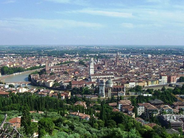 appartamento in affitto a Verona in zona Valdonega