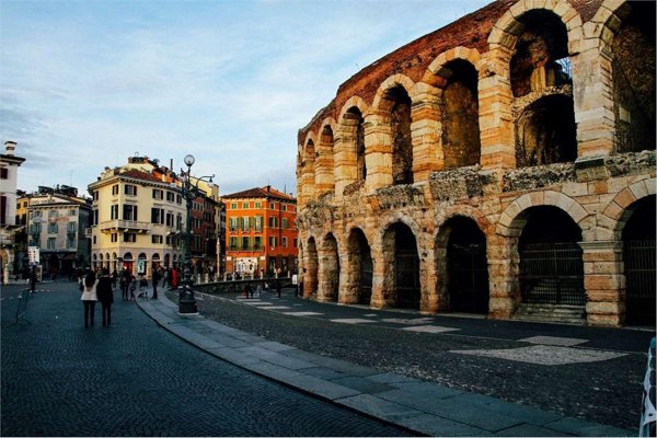 negozio in affitto a Verona in zona Centro Storico