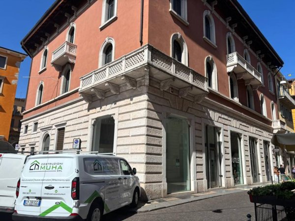 negozio in affitto a Verona