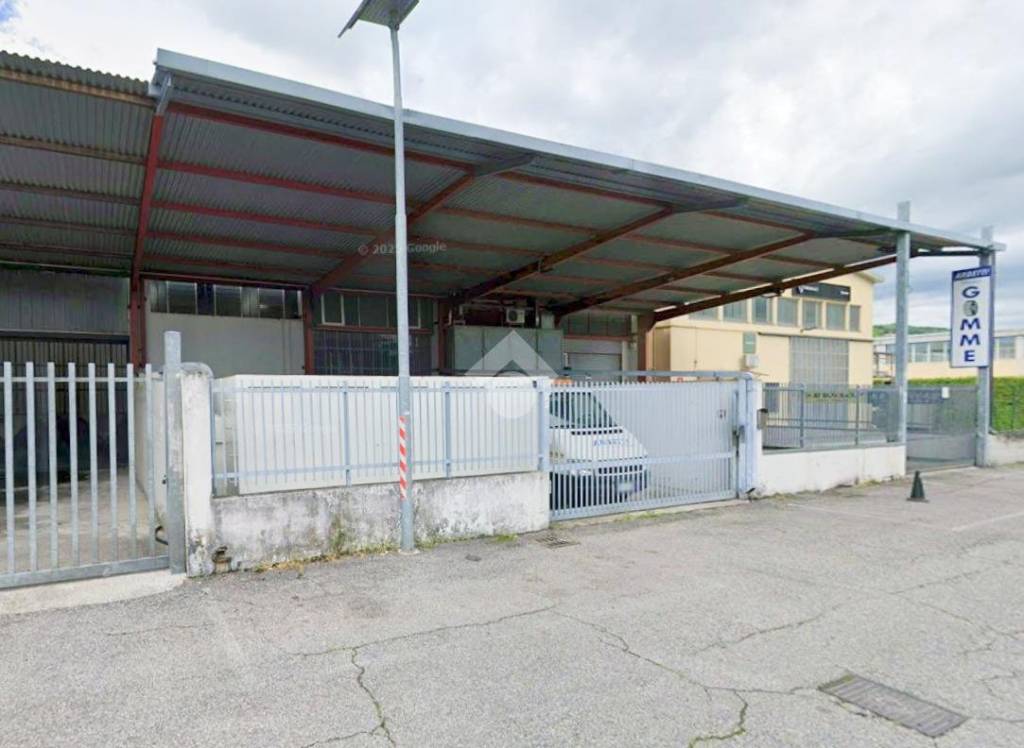 negozio in affitto a Verona in zona Centro Storico