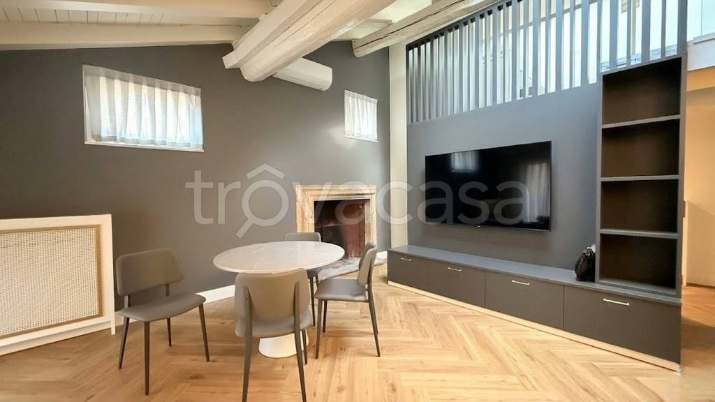 appartamento in affitto a Verona in zona Centro Storico