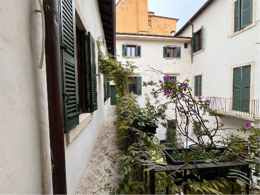 appartamento in affitto a Verona in zona Centro Storico