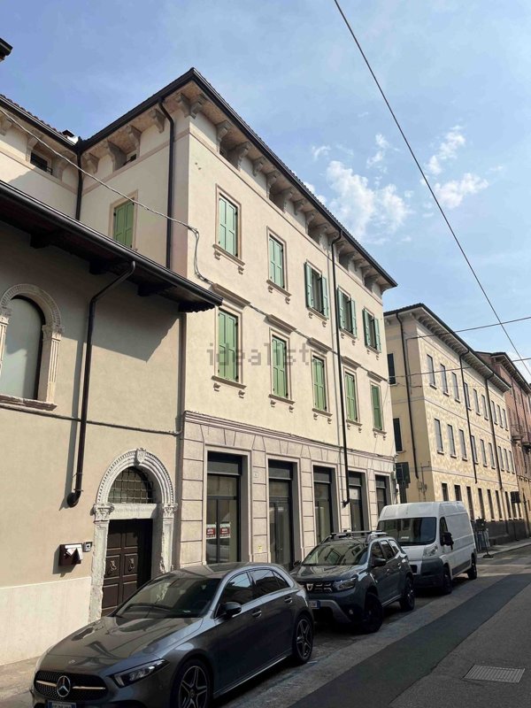 trivano in affitto a Verona in zona Veronetta
