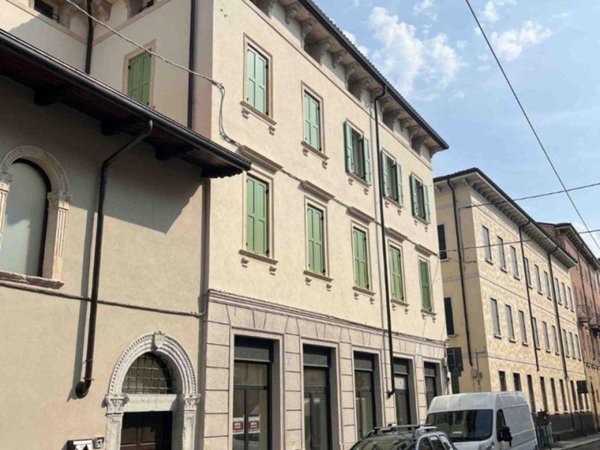 trivano in affitto a Verona in zona Veronetta