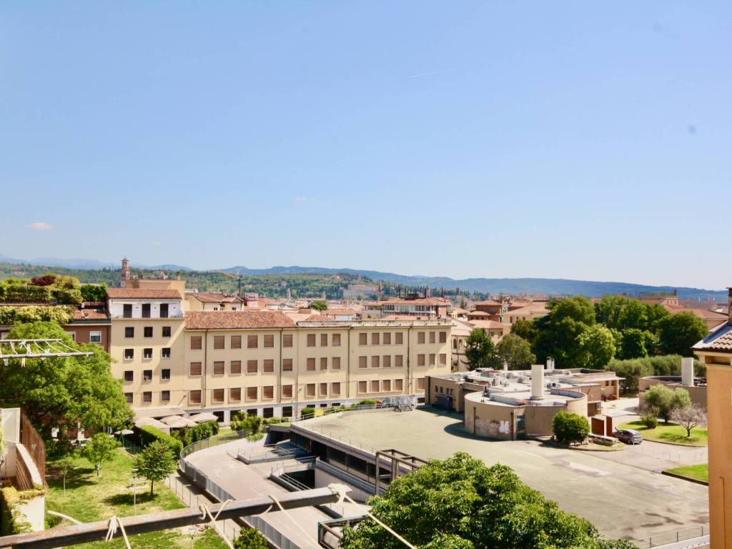 appartamento in affitto a Verona in zona Cittadella