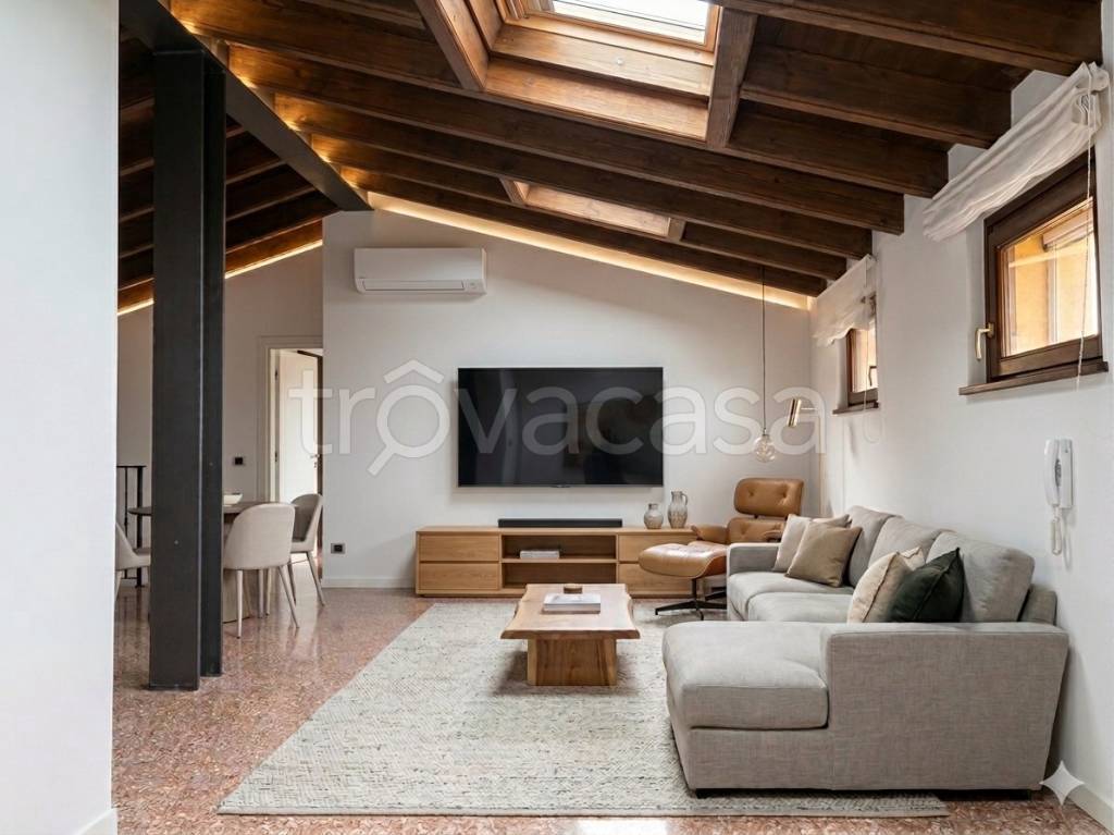 appartamento in affitto a Verona in zona Veronetta