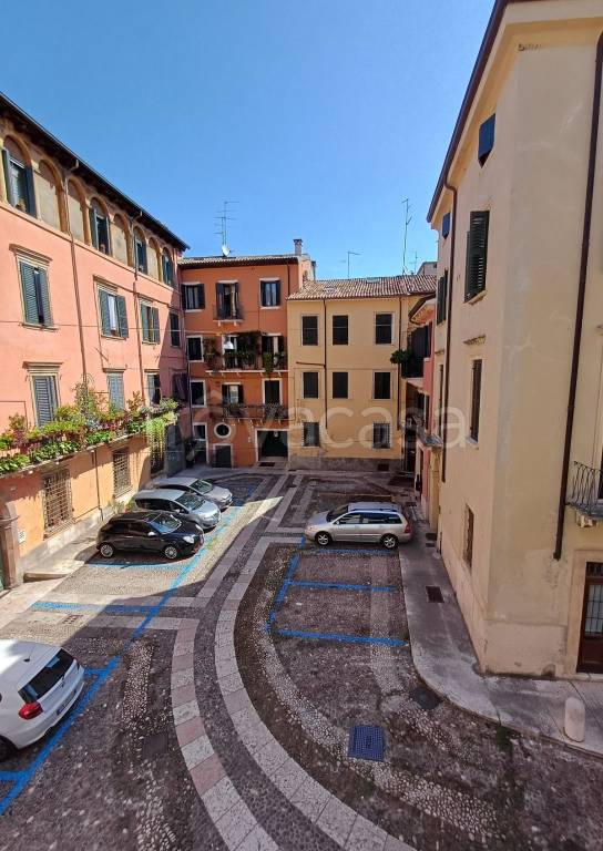 appartamento in affitto a Verona in zona Centro Storico