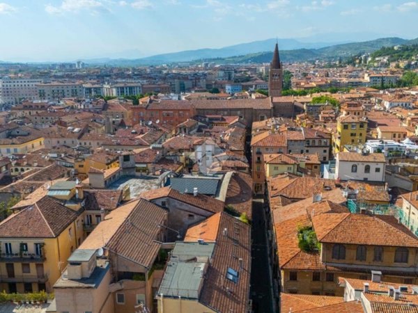 appartamento in affitto a Verona in zona Centro Storico