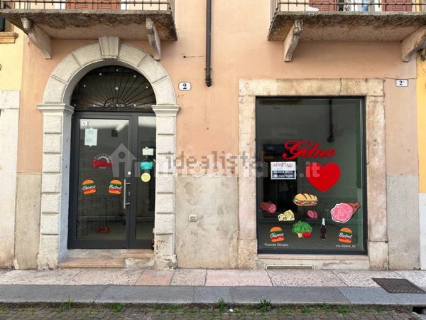negozio in affitto a Verona in zona Centro Storico