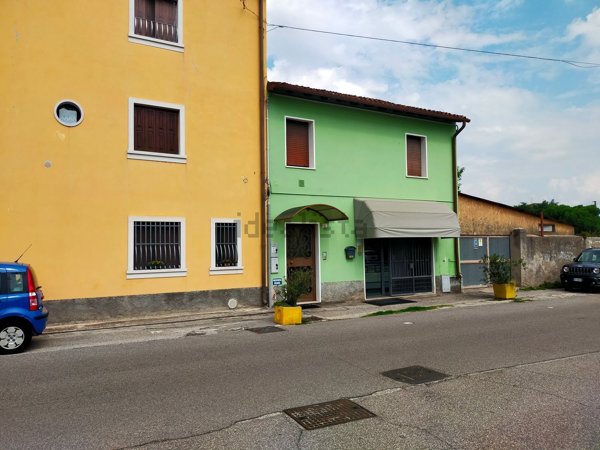 ufficio in affitto a Verona in zona San Massimo all'Adige