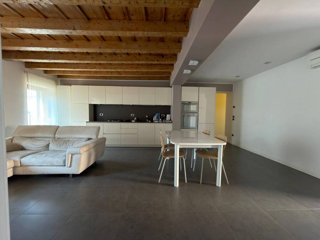 appartamento in affitto a Verona