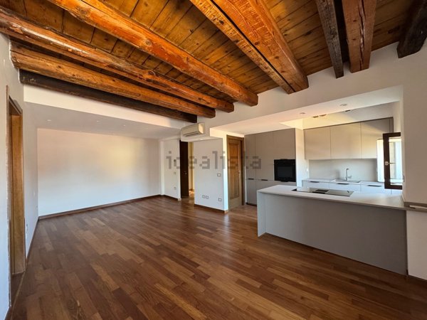 appartamento in affitto a Verona in zona Centro Storico