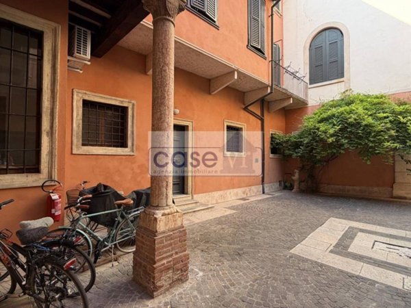 appartamento in affitto a Verona in zona Centro Storico