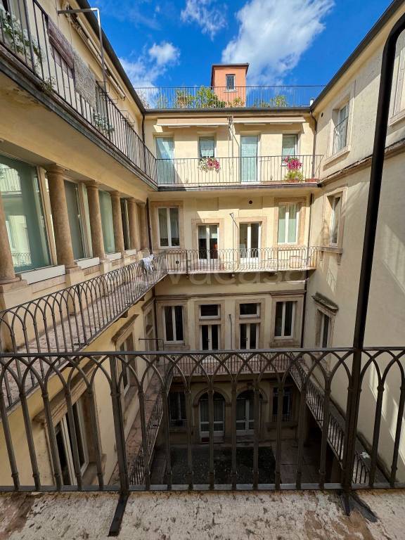 appartamento in affitto a Verona in zona Centro Storico