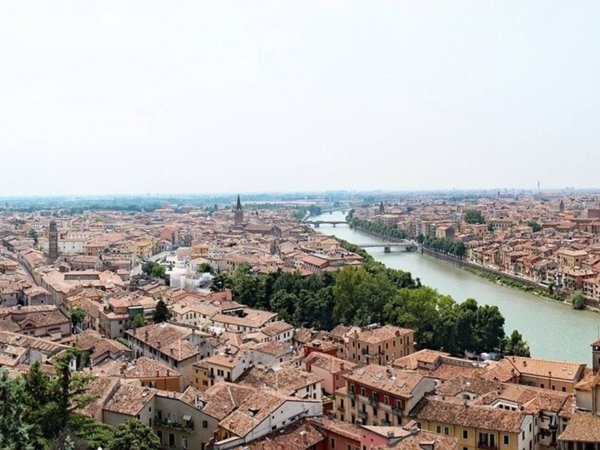negozio in affitto a Verona in zona Centro Storico