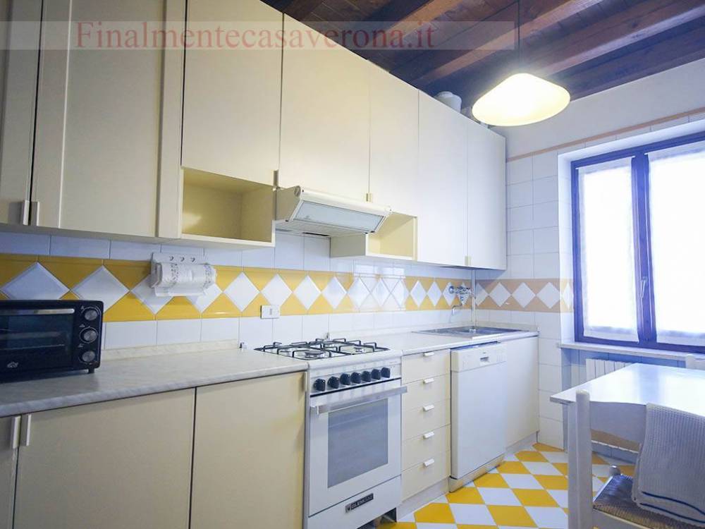 appartamento in affitto a Verona in zona Centro Storico