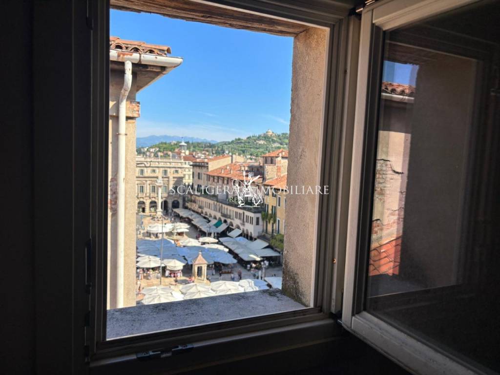 appartamento in affitto a Verona in zona Centro Storico