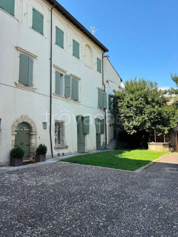 appartamento in affitto a Verona in zona Veronetta