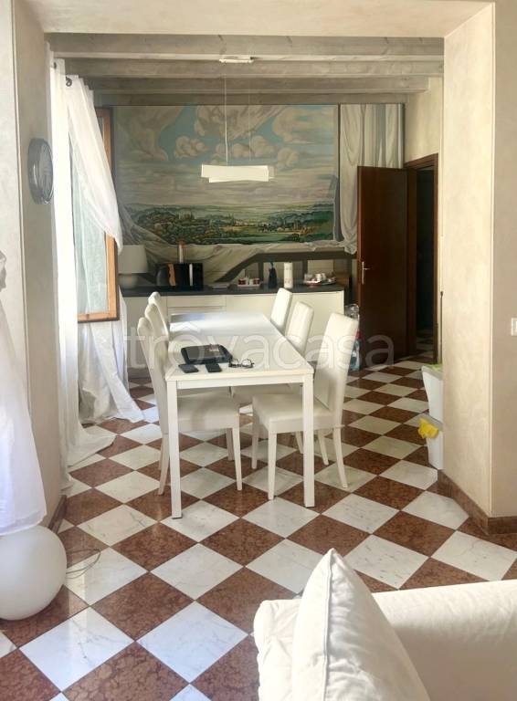 appartamento in affitto a Verona in zona Centro Storico