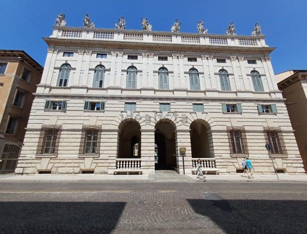 appartamento in affitto a Verona in zona Centro Storico