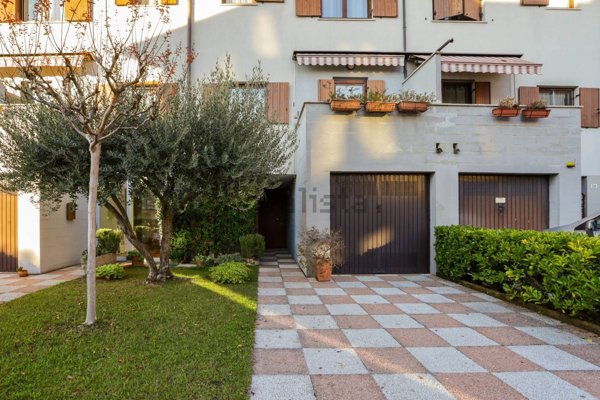 casa indipendente in affitto a Verona in zona Chievo