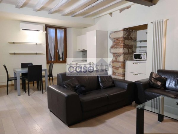appartamento in affitto a Verona in zona Centro Storico