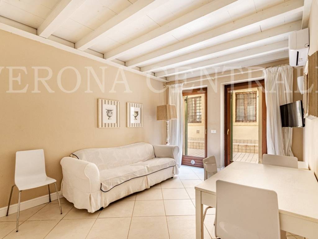 appartamento in affitto a Verona in zona Valdonega