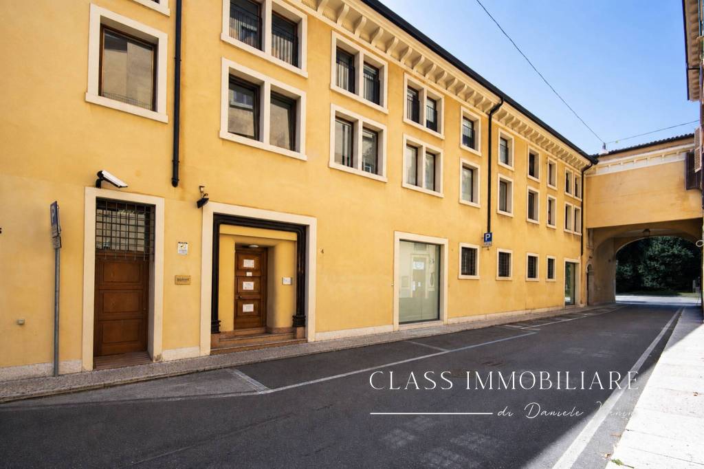 ufficio in affitto a Verona in zona Cittadella