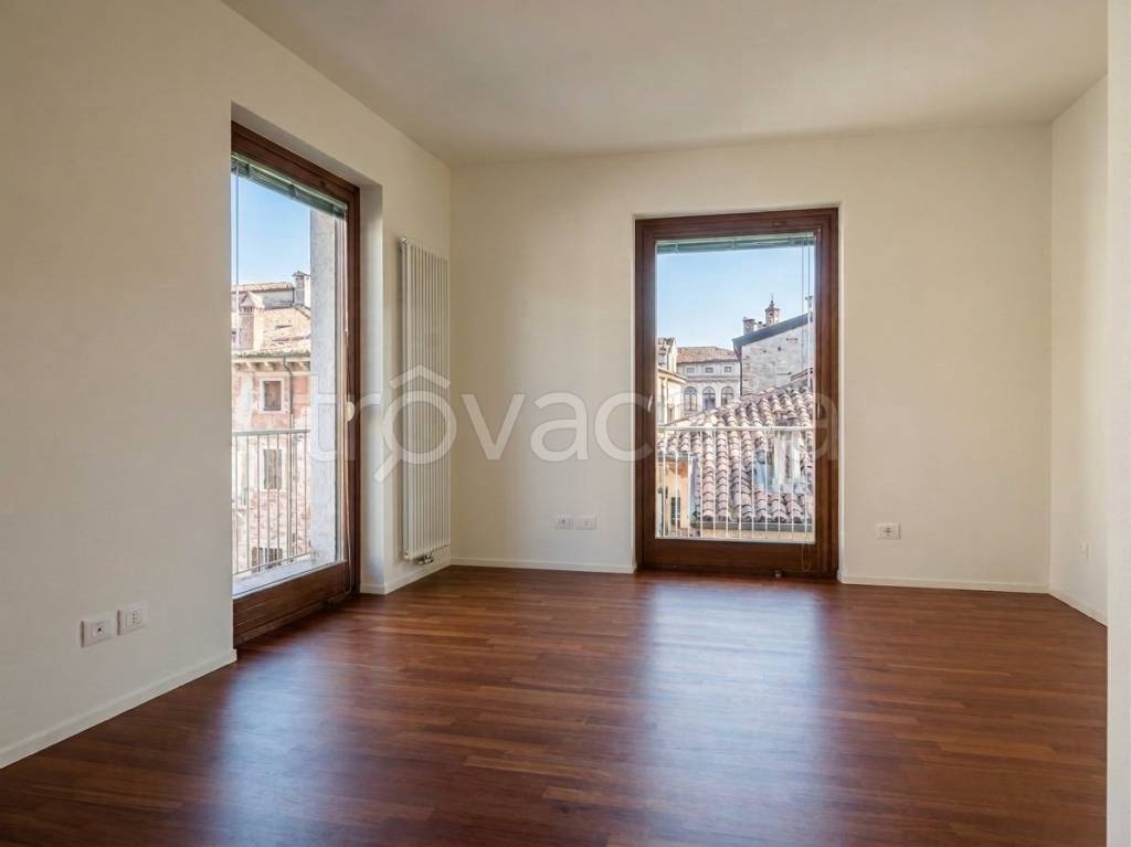 appartamento in affitto a Verona in zona Centro Storico