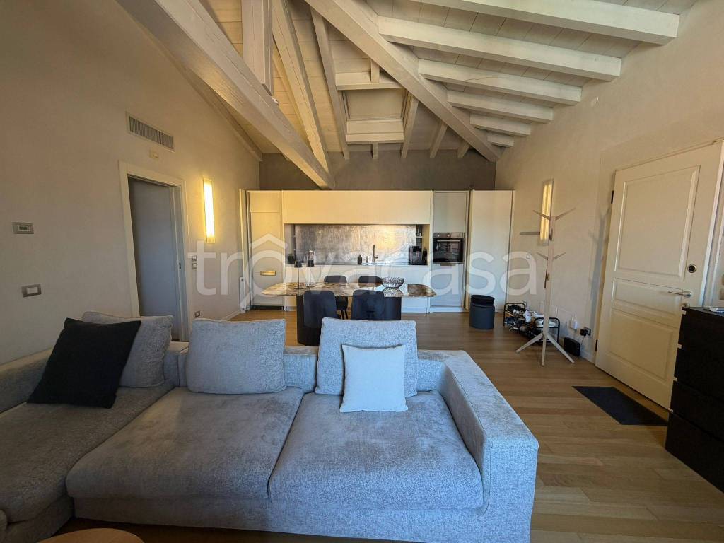 appartamento in affitto a Verona in zona Centro Storico