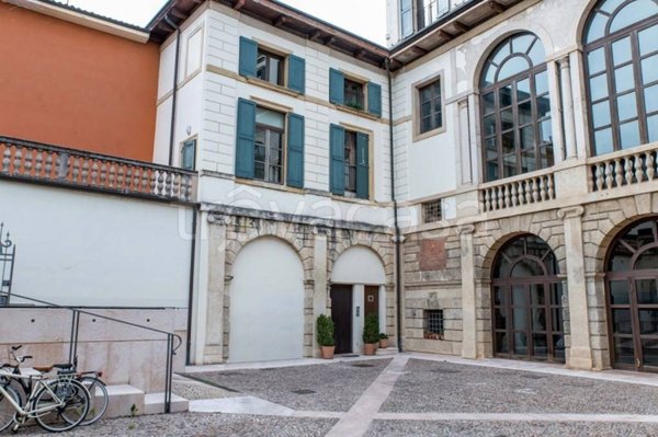 appartamento in affitto a Verona in zona Cittadella