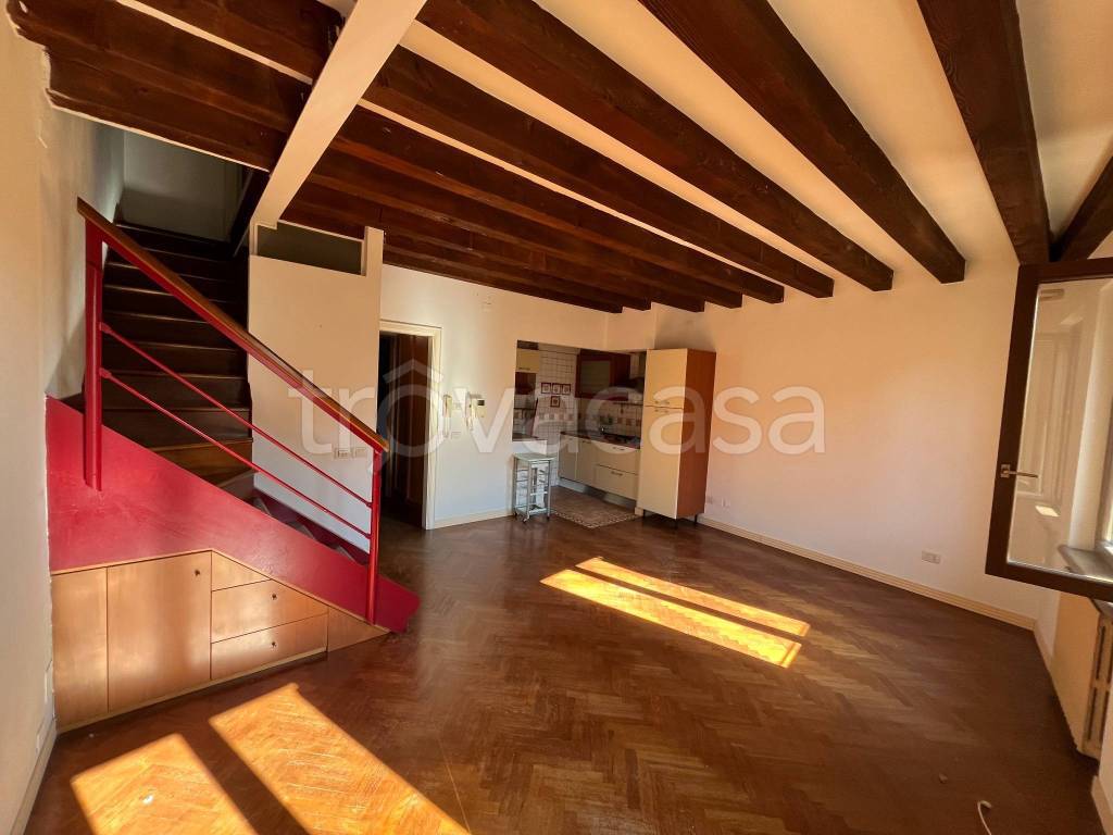 appartamento in affitto a Verona in zona Centro Storico