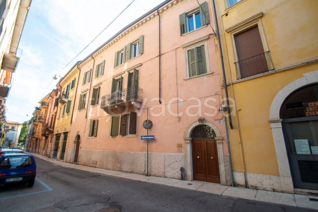 appartamento in affitto a Verona in zona Cittadella
