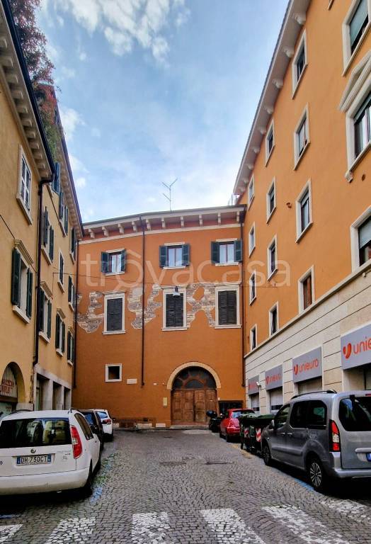 appartamento in affitto a Verona in zona Centro Storico