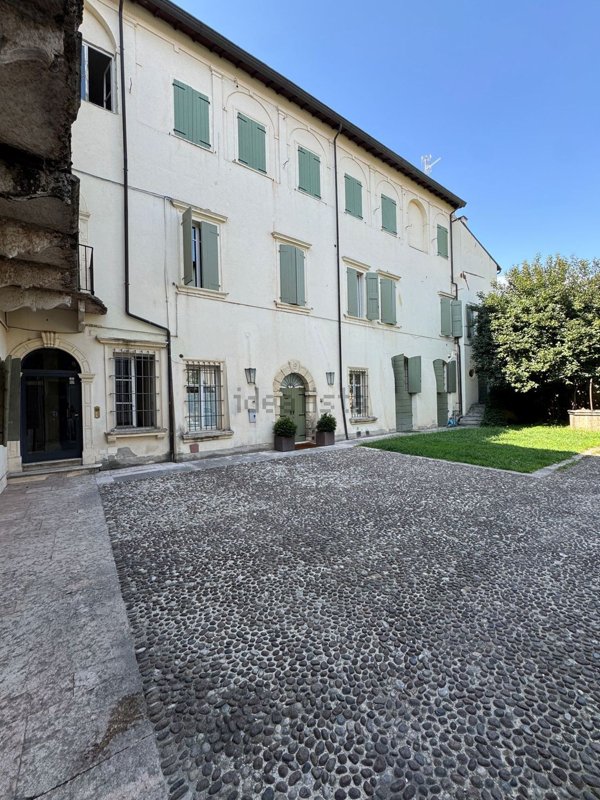 appartamento in affitto a Verona in zona Veronetta
