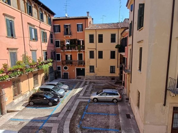 appartamento in affitto a Verona in zona Centro Storico