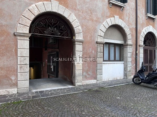 box auto in affitto a Verona in zona Centro Storico