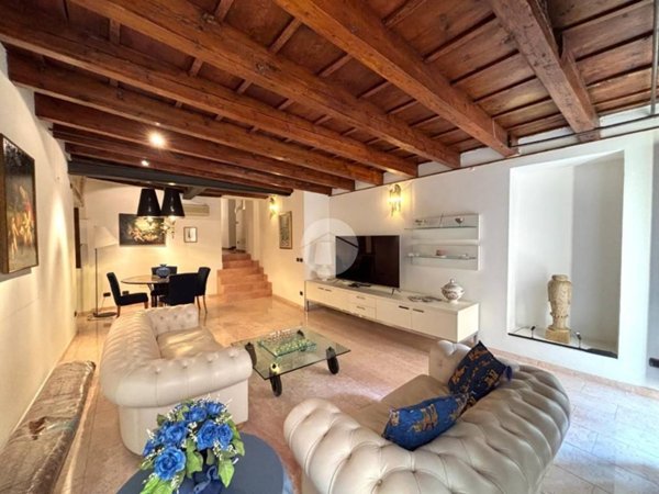 appartamento in affitto a Verona in zona Centro Storico