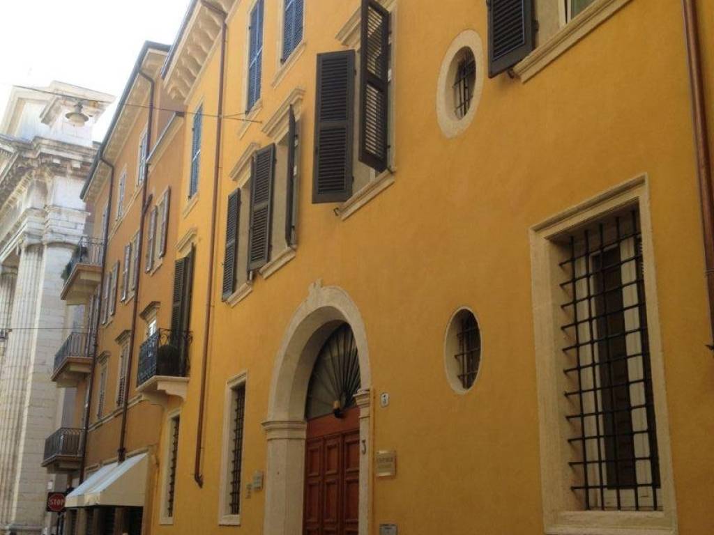 appartamento in affitto a Verona in zona Centro Storico