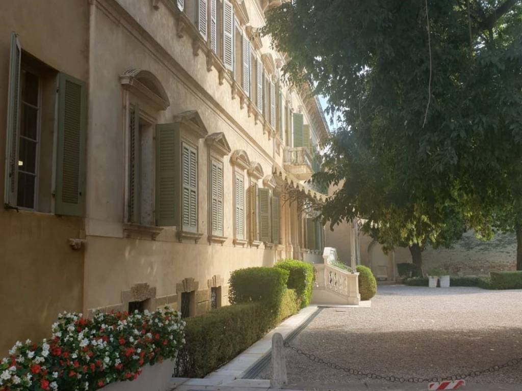 appartamento in affitto a Verona in zona Centro Storico