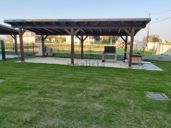 casa indipendente in affitto a Vigasio