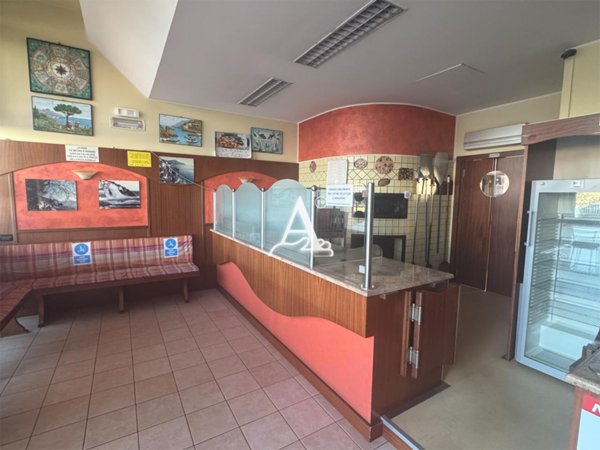 locale commerciale in affitto a Vigasio in zona Isolalta
