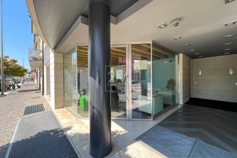 negozio in affitto a Villafranca di Verona