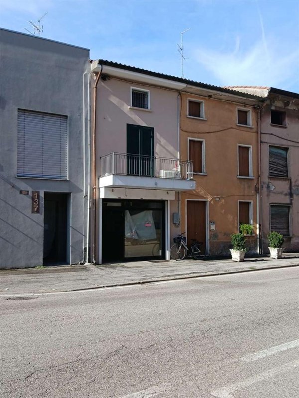 appartamento in affitto a Villafranca di Verona in zona Quaderni