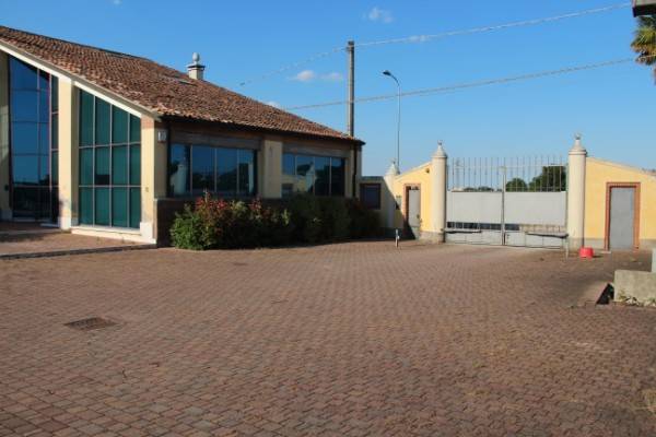 casa indipendente in affitto a Villafranca di Verona