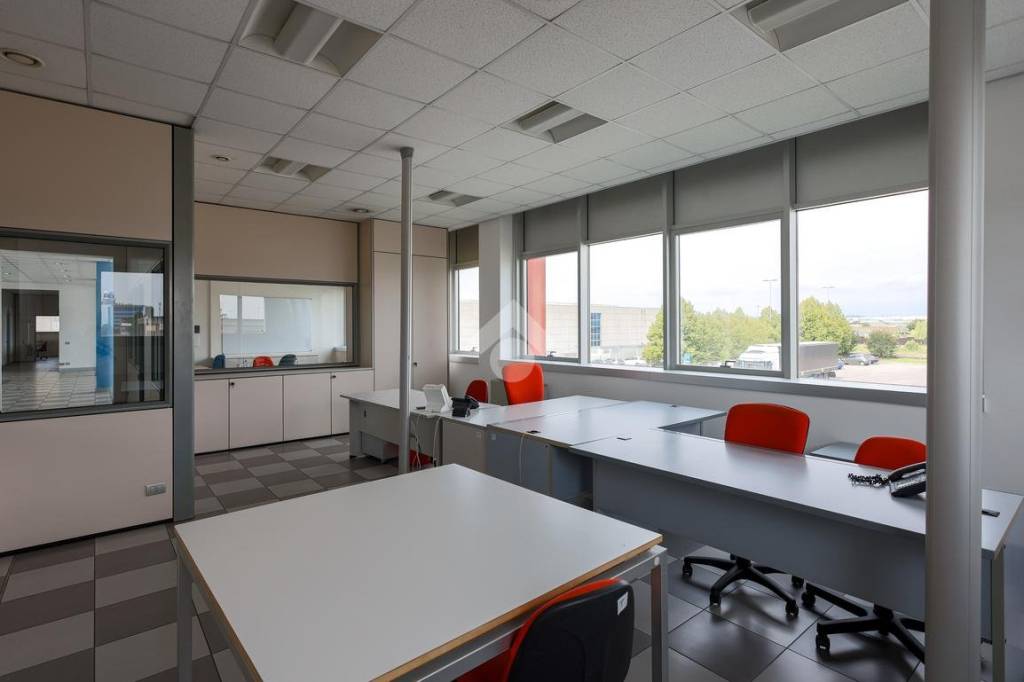 ufficio in affitto a Villafranca di Verona