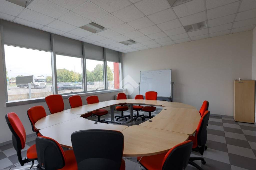 ufficio in affitto a Villafranca di Verona