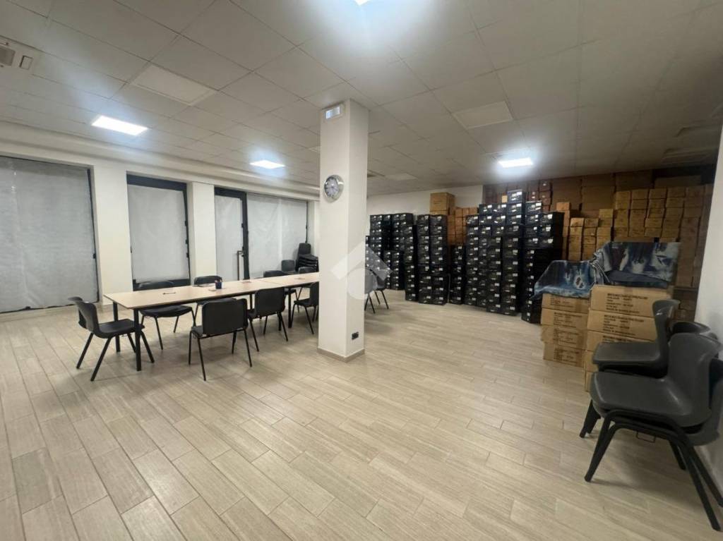 negozio in affitto a Villafranca di Verona